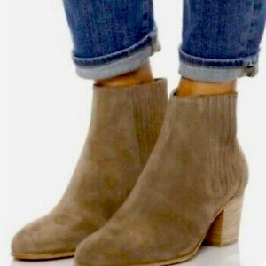 Vince Taupe Pull on Ankle Suede Boots size 9